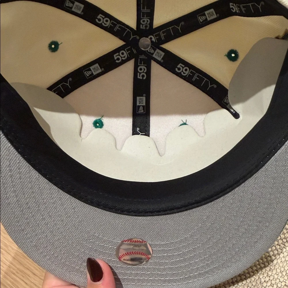 New Era Cream New York Yankees Chrome 59FIFTY Men’s Fitted Hat Brand new‎